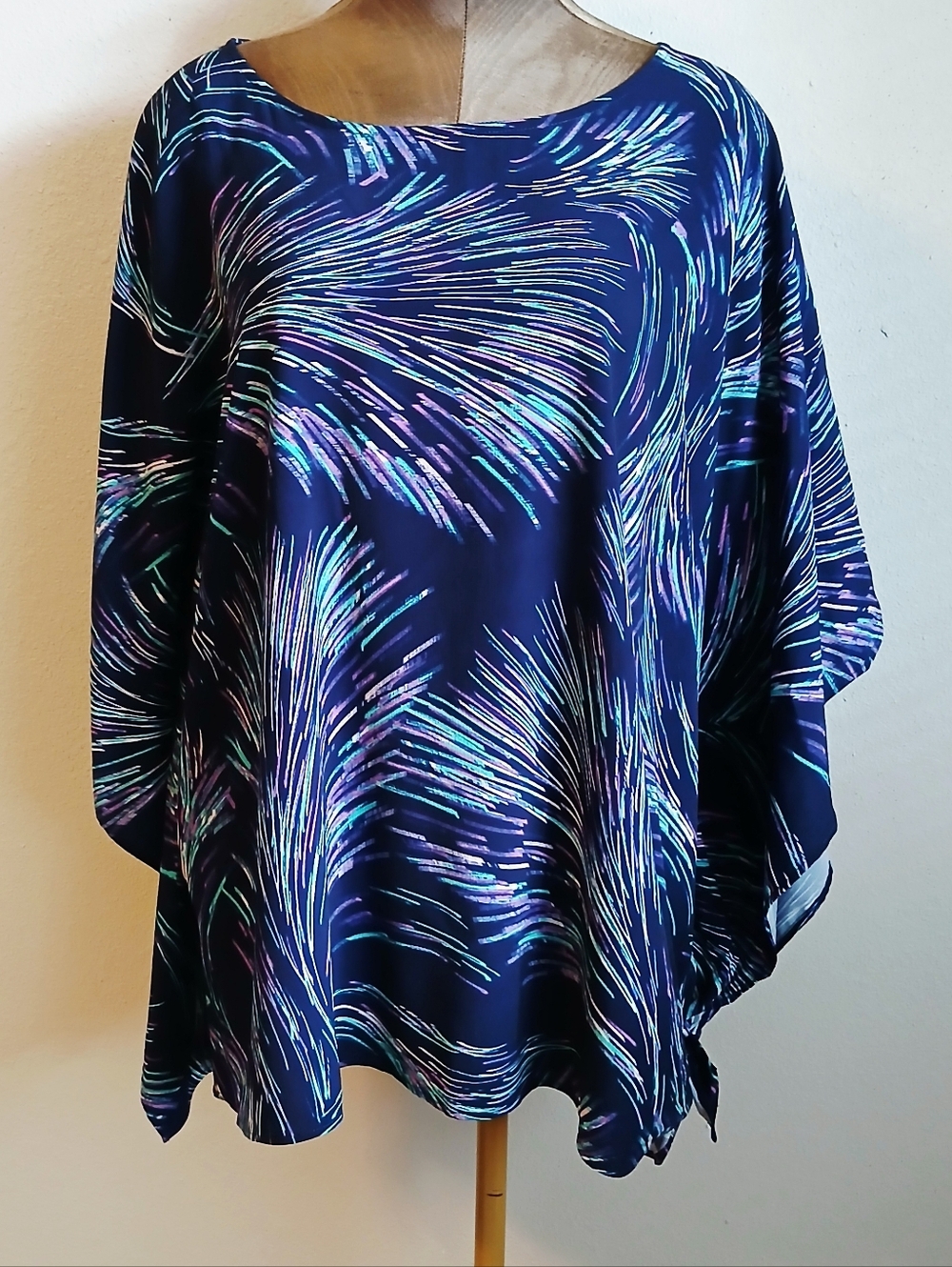 Chicos Fireworks Kaftan -Style Top